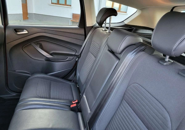 Ford Kuga cena 49900 przebieg: 238000, rok produkcji 2016 z Nieszawa małe 352